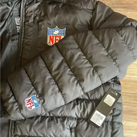 NFL puffer jacket Black New With Tags Size L